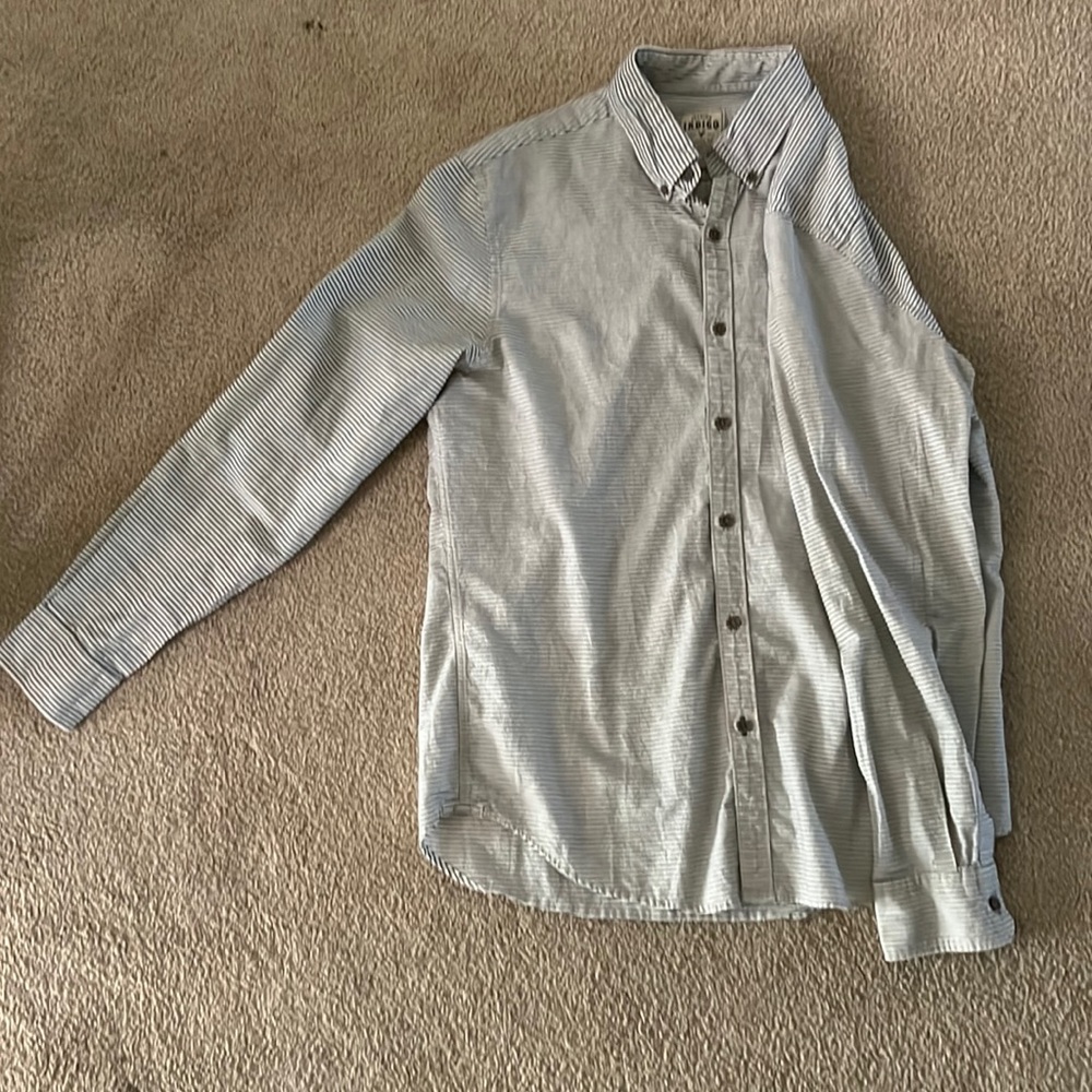 American Eagle long sleeve button up shirt